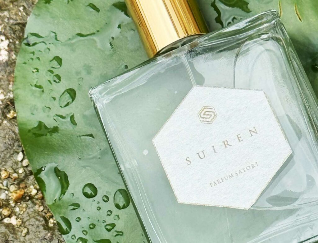 水面に揺れる夢：スイレン-SUIREN-の香水とその物語 - parfum-satori.com