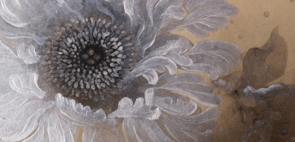 永井聡による、真珠粉を使用した唐紙技法の牡丹の絵がサロン ド パルファン 2025 no パルファンサトリのブースにて展示された