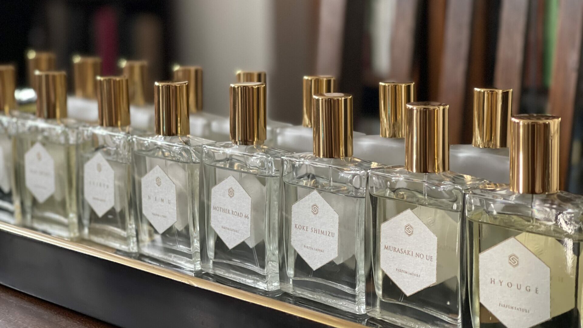 六本木の閑静な住宅街にある PARFUM SATORI パルファンサトリのアトリエショップでは、すべての香水をお試しいただけます。