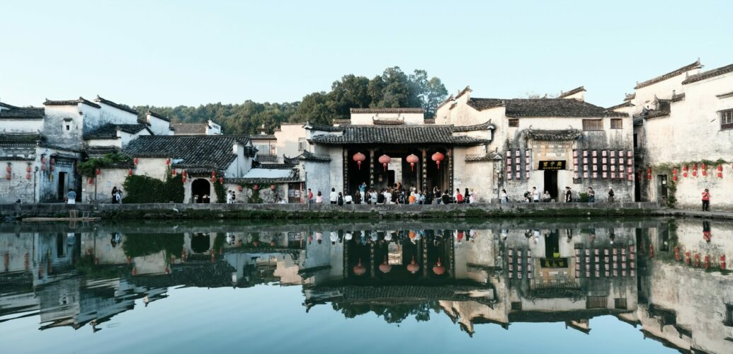 オリエンタルの香りを東洋的視点から再解釈するための象徴的ビジュアル