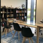 オフィス香水 は、開放的なフランスのオフィス空間と日本では距離感が違う